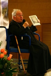 Roma, 7 de maio de 2010. Dom Manoel Pestana Filho discursa em conferência sobre Fátima e apresenta o livro de Monsenhor Gherardini - Concilio Vaticano II, un discorso da fare.