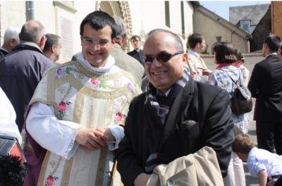Courtalain, França, 10 de abril de 2011: O jovem Daniel Pinheiro, de Brasília, é ordenado ao subdiaconato por Dom Séguy, bispo emérito de Autun. Com ele, outros quatro seminaristas do Instituto do Bom Pastor foram elevados ao subdiaconato.