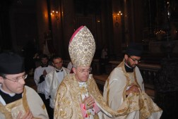 Dom Athanasius Schneider celebra missa de abertura do Congresso Summorum Pontificum em Roma.