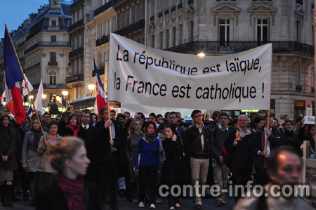 A república é laica, a França é católica!