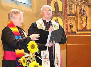 O novo Prefeito do Santo Ofício em uma "celebração ecumênica".