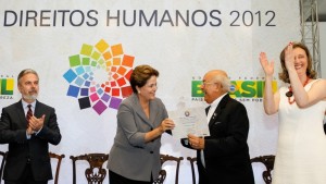 Dom Balduíno foi um dos homenageados por peritos em direitos humanos do governo federal, como Dilma Roussef, Eleonora Menicucci e Maria do Rosário, na 18ª edição do Prêmio Direitos Humanos de 2012. 