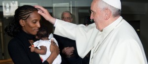 Papa Francisco expressou “sua gratidão e alegria” pela chegada da sudanesa - L’Osservatore Romano / AP
