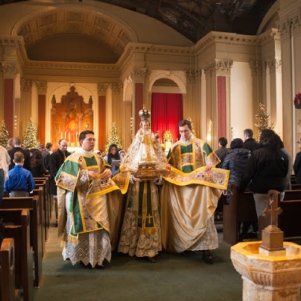 Incêndio atingiu santuário Cristo Rei, em Chicago, em 7 de outubro de 2015.